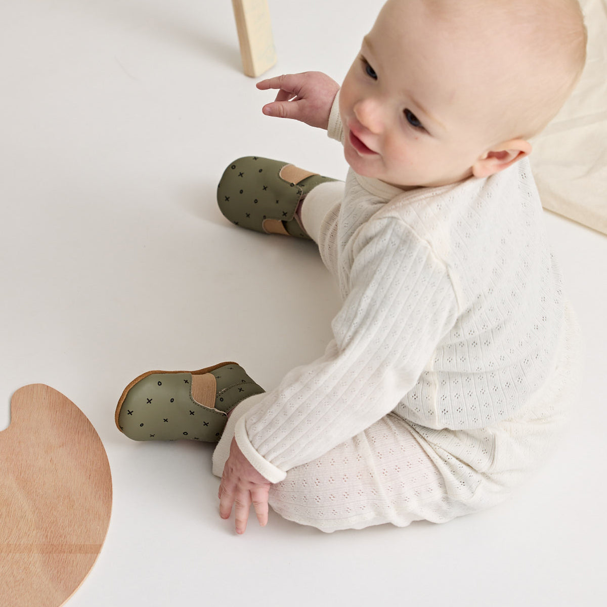 Pretty Brave SLIP-ON Khaki