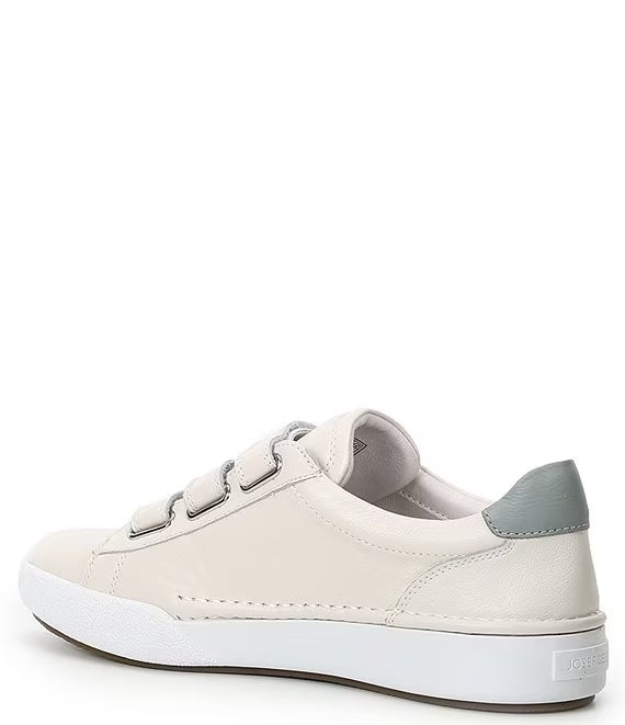 Women's Claire 12